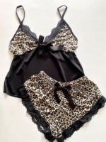 Pijama dama scurta sexy neagra Elisa cu imprimeu animal print si dantela - imagine 3